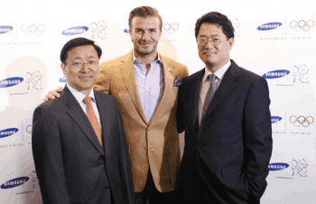 Samsung ve Beckham El Sıkıştı